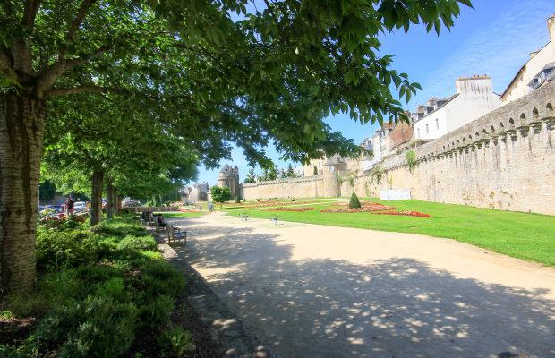 Vannes -las murallas y su jardín